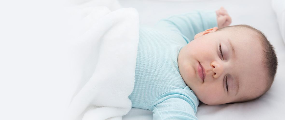 Как облегчить сон ребенка с насморком?